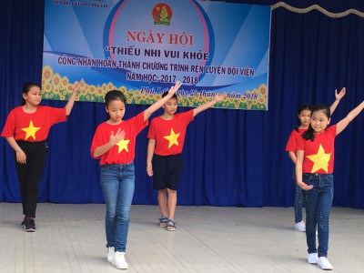 NGÀY HỘI THIẾU NHI VUI KHỎE VÀ CÔNG NHẬN HOÀN THÀNH CHƯƠNG TRÌNH RLĐV