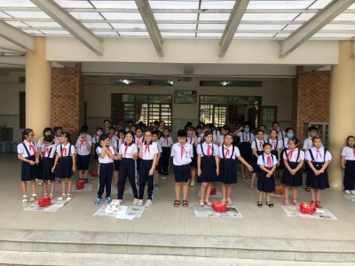 Liên đội TH Phú Lợi tổ chức hội thu phong trào nuôi heo đất