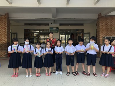 Liên đội TH Phú Lợi tổ chức tặng giấy khen tập thể cá nhân đạt thành tích cao trong phong trào