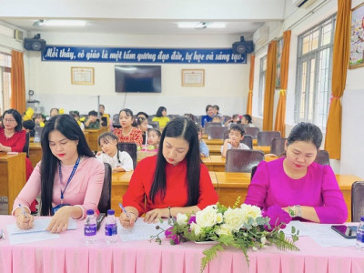 Trường Tiểu học Phú Lợi đã tổ chức Hội thi kể chuyện theo sách năm học 2024- 2025.