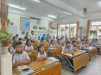 Kiểm tra, hỗ trợ, tư vấn về công tác quản lý và hoạt động chuyên môn