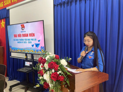 Liên Đội Trường Tiểu học Phú Lợi trao tặng đèn trung thu cho học sinh có hoàn cảnh khó khăn và học sinh vùng sâu, vùng xa