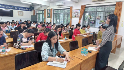 Trường Tiểu học Phú Lợi tổ chức sinh hoạt chuyên môn tháng