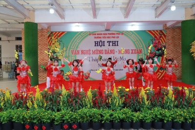 Trường Tiểu học Phú Lợi đã tổ chức buổi họp mặt khai xuân đầu năm