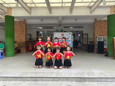 Mỗi tuần một câu chuyện đẹp – Một cuốn sách hay – Một tấm gương sáng