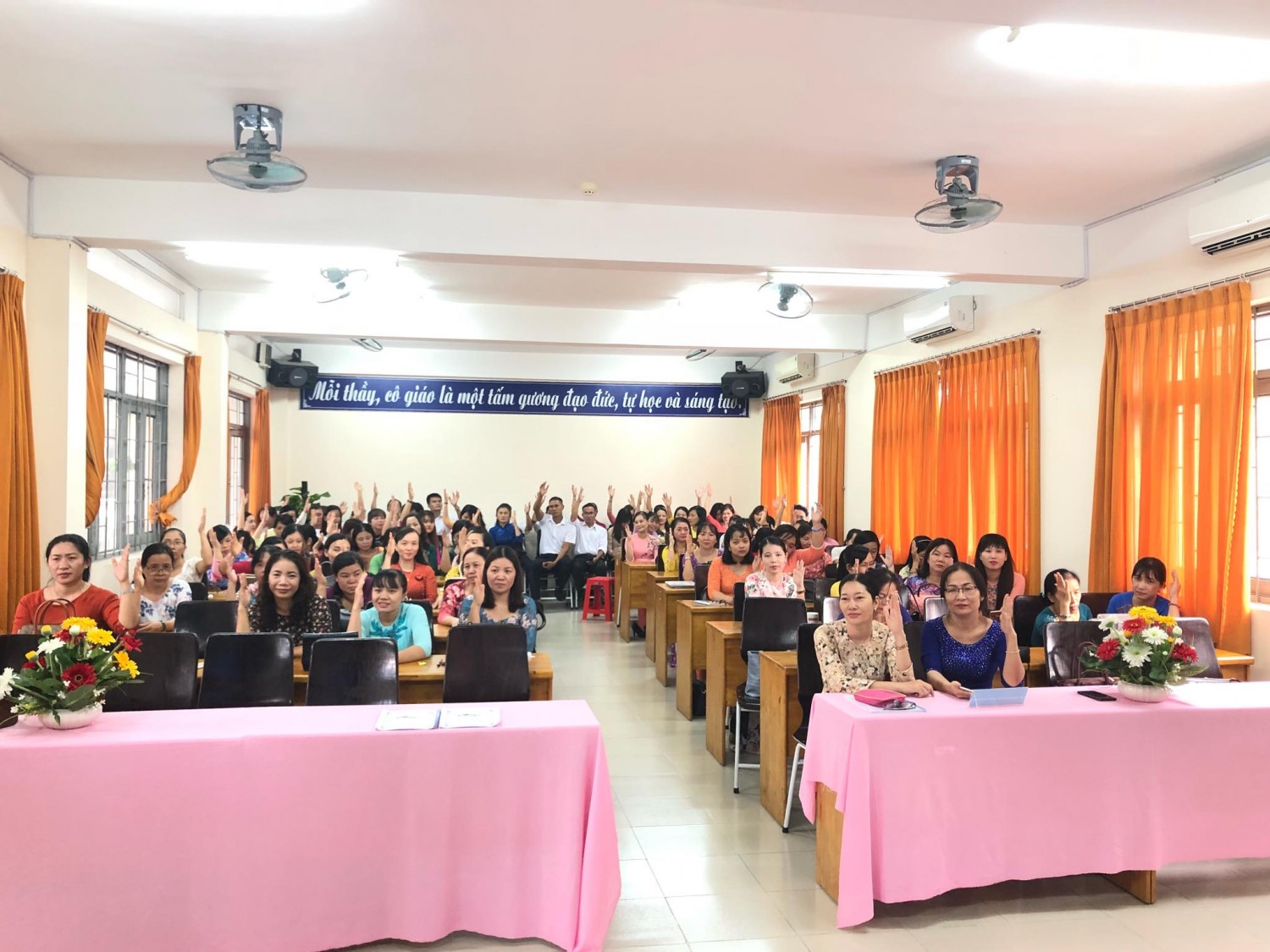 Toàn cảnh hội nghị cán bộ công chức, viên chức năm 2019 - 2020