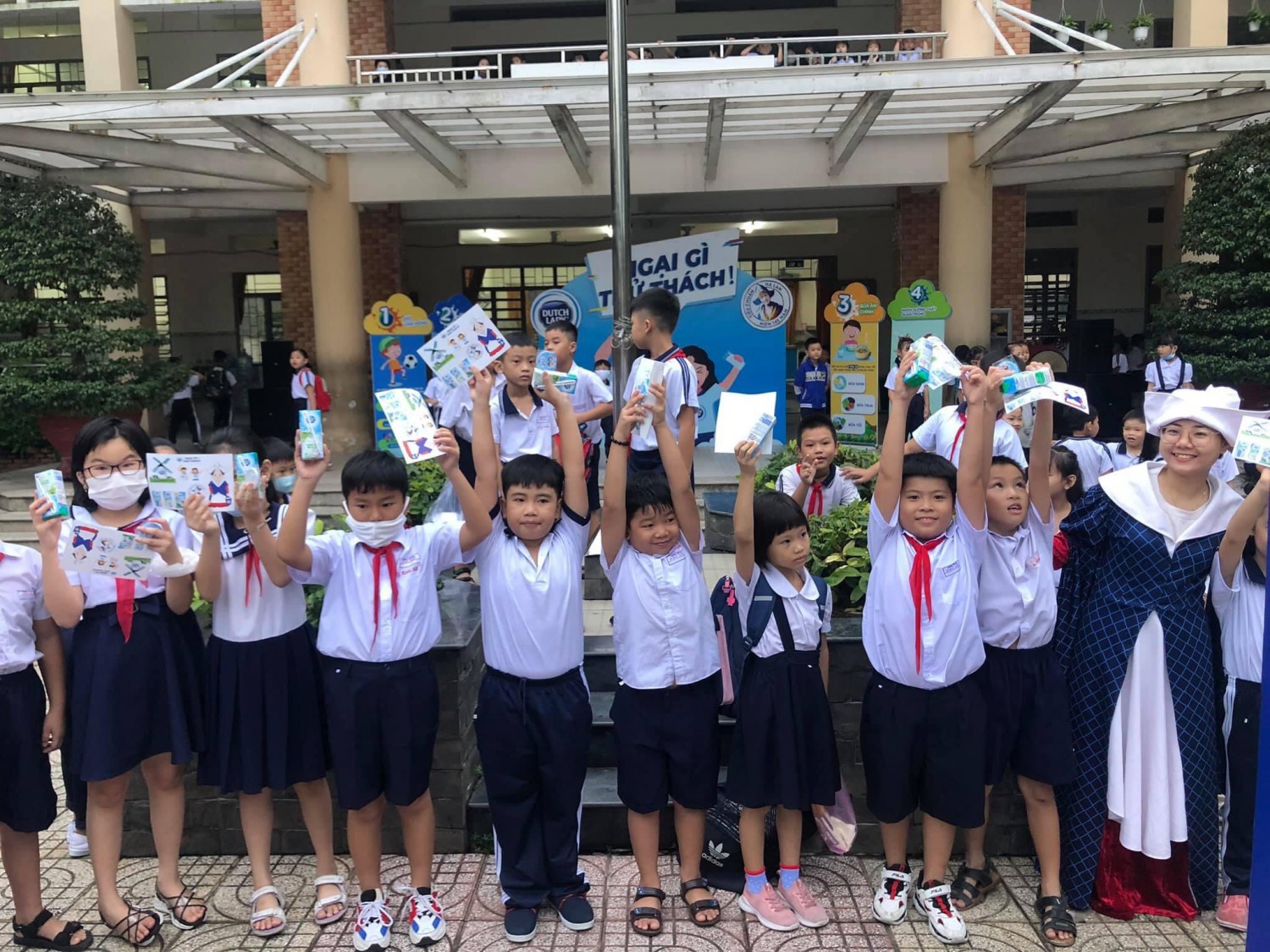 z2137442273313 08cd40844833260e70e2a768b3855419