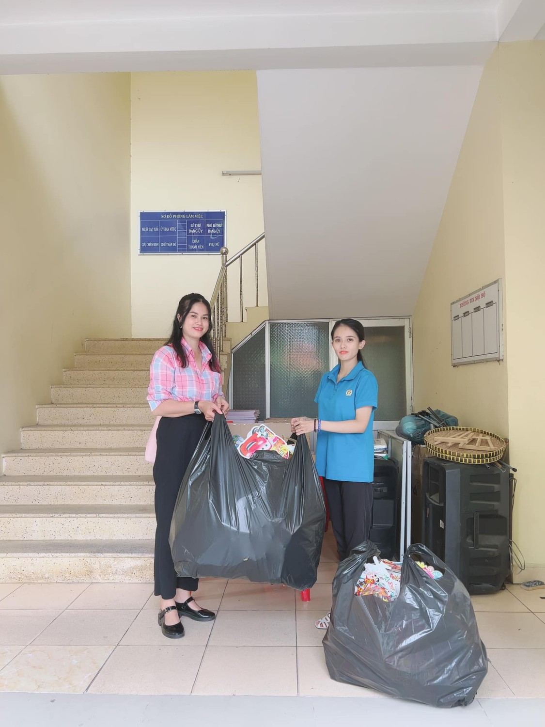 Liên đội tiểu học Phú Lợi tổ chức công trình măng non quyên góp lồng đèn cho học sinh