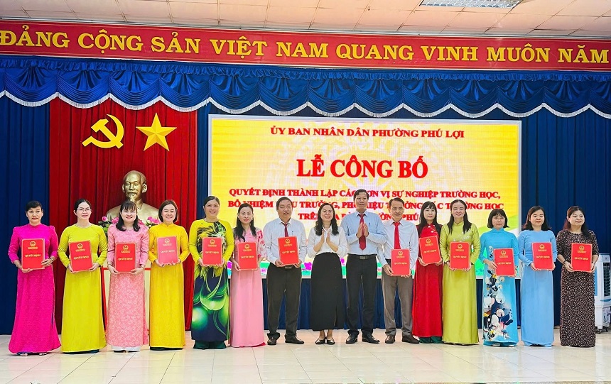 lễ công bố thành lập Trường tiểu học Phú Lợi và bổ nhiệm ban giám hiệu