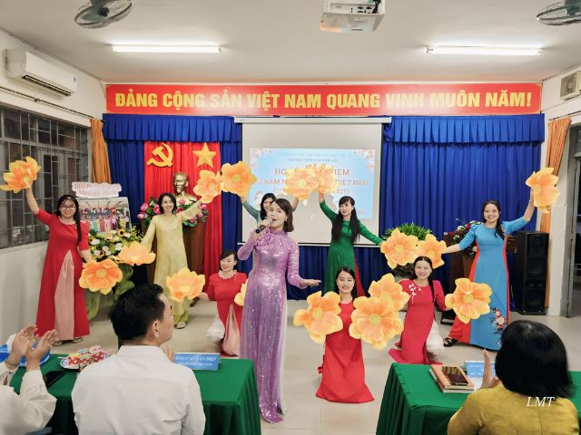 Họp mặt Kỷ niệm Ngày Nhà Giáo Việt Nam 20/11 tại Trường Tiểu Học Phú Lợi