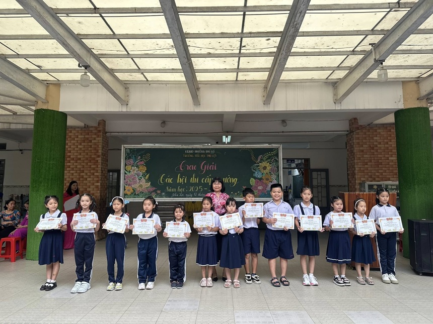 Trường Tiểu học Phú Lợi trao giải các hội thi cấp trường năm học 2025–2026