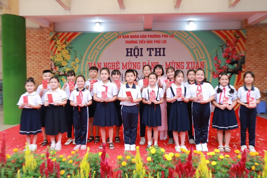 Thắp sáng ước mơ – lan tỏa yêu thương tại trường Tiểu học Phú Lợi