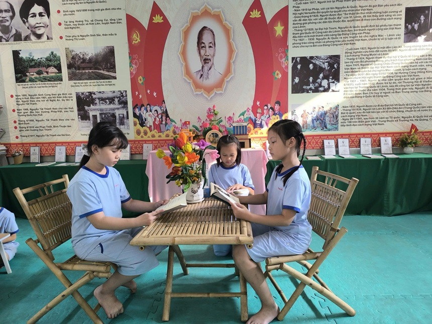 Học sinh lớp 3 đã có một giờ học trải nghiệm đặc biệt tại Không gian văn hóa Hồ Chí Minh