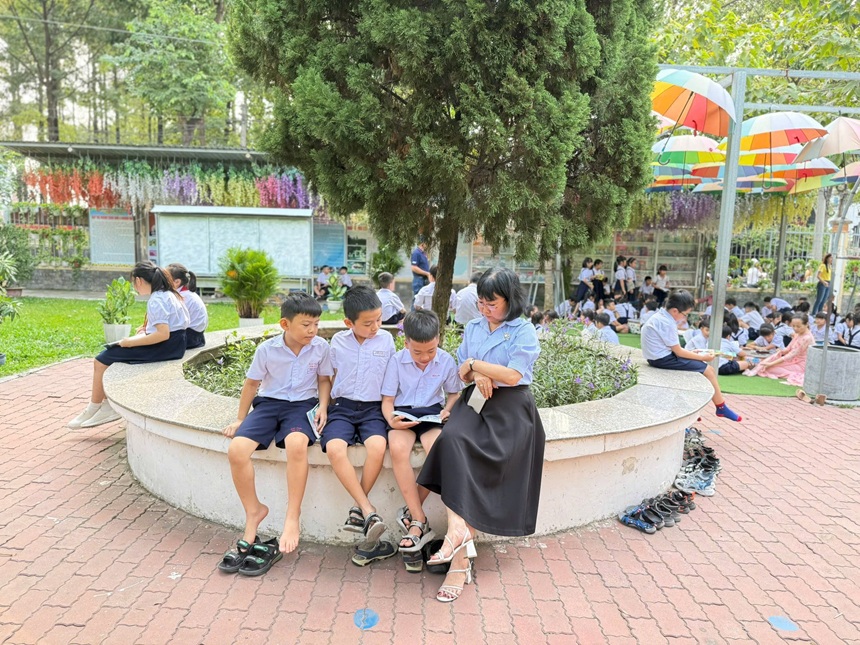 Trường Tiểu học Phú Lợi đã tổ chức Ngày hội đọc sách với chủ đề “Văn hóa đọc – Kết nối cộng đồng”